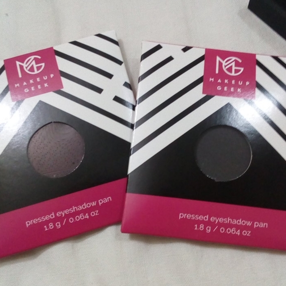 MUG + Colourpop Eyeshadows Anastasia Quad Palette - Picture 5 of 5